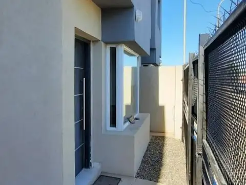 Casa 3 ambientes con 2 baños