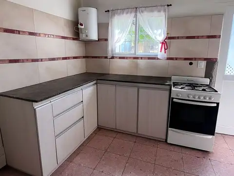 Casa 3 ambientes con 1 baño