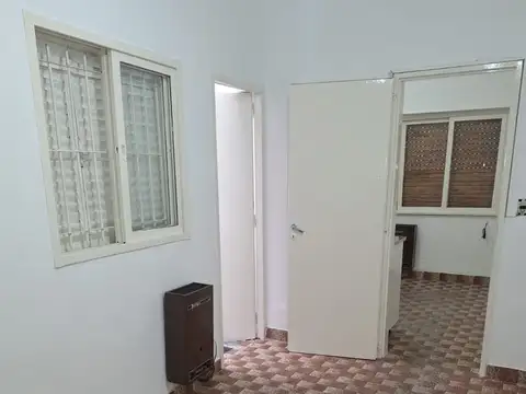 Av Castañares 5800, Piso PB