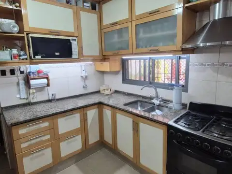Casa 6 ambientes con 3 baños
