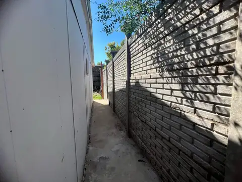 Galpon en Venta 43  mts Fondo