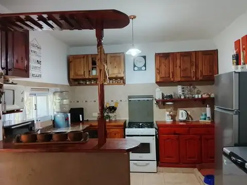 Casa 5 ambientes con 2 baños