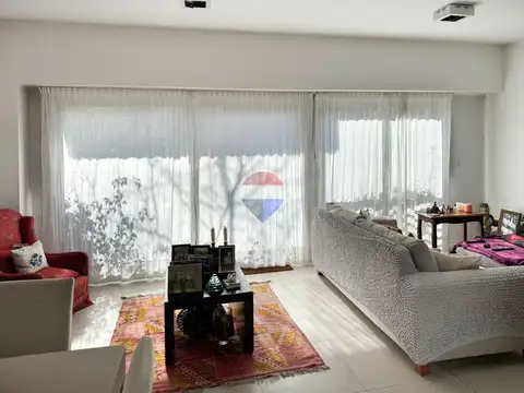 Depto Tipo Casa en Venta de 5 ambientes