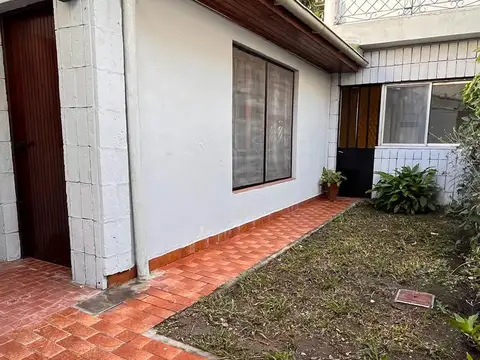 Cap J G Bermudez 2500, Piso PB