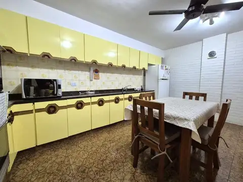 Departamento 5 ambientes con 4 baños