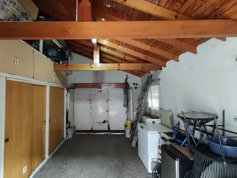 VENTA CASA 4 AMB CON COCHERA, JARDIN Y TERRAZA.