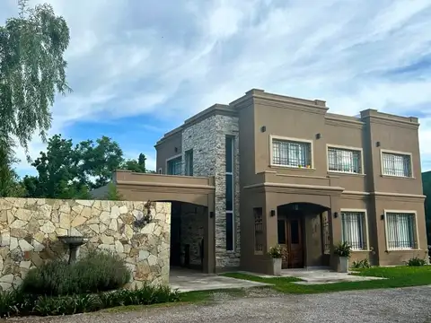 LOTE EN VENTA EN BARRIO CON PORTON LA BETINA , FINANCIACION