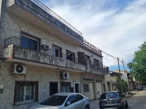 P.H. 3 AMB FRENTE, EN PLANTA ALTA   SIN EXPENSAS  