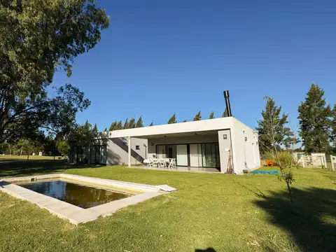 CASA EN VENTA EN ÁREA 60. BRANDSEN. RUTA 2 KM 64