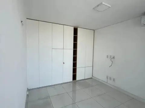 Departamento Monoambiente con División Para 2 Ambientes - Uso Exclusivo Profesional