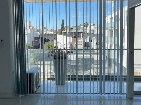 Oficina 2 ambientes con 1 baño