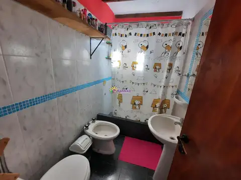 SE VENDE CASA MAS DEPARTAMENTO VILLA GESELL  