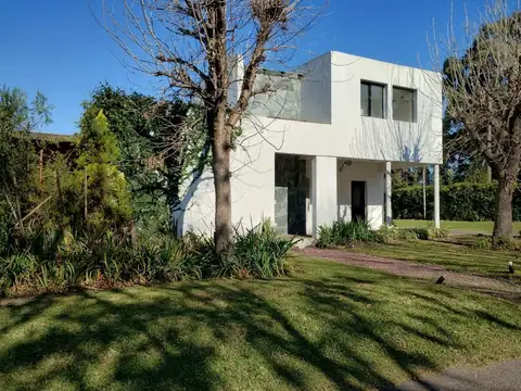 Casa en venta en barrio La Cuesta.