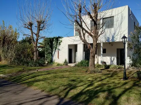 Trinidad 100