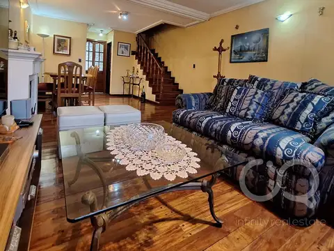 Depto Tipo Casa en Venta de 5 ambientes