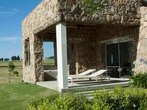 Casa 6 ambientes con 7 baños
