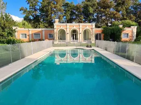 VENTA CASA 4 AMB EN CHACRAS DE OPEN DOOR PILETA