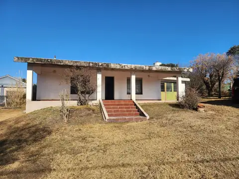 Casa 2 ambientes con 1 baño