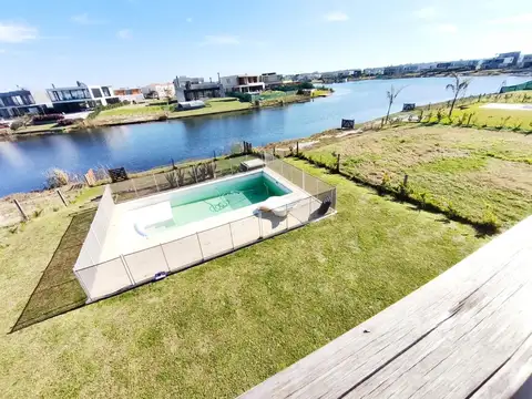 Casa en Venta con 6 cocheras