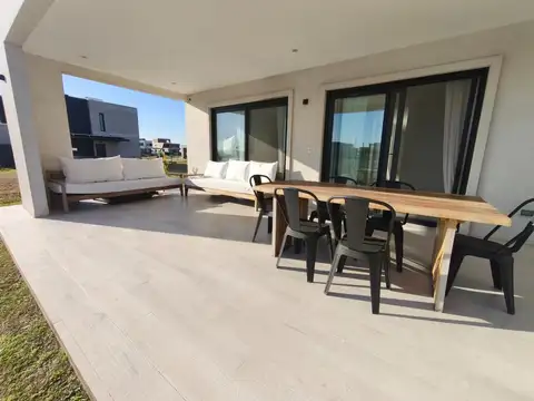 Casa en Venta en Puertos - Barrio Costas, USD 600.000