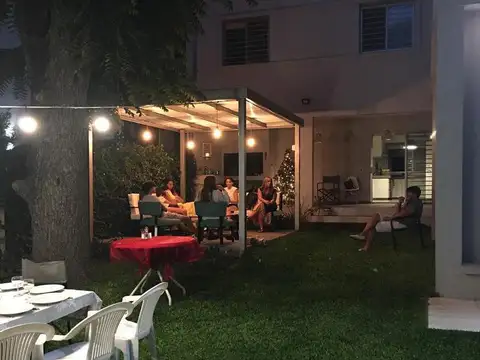 Casa en Alquiler Temporal con 2 cocheras