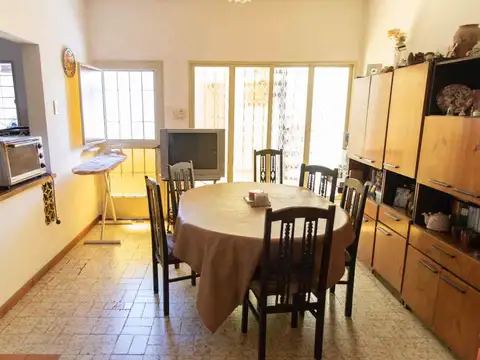 CASA 3 DORMITORIOS VENTA LA PLATA APTA BANCO