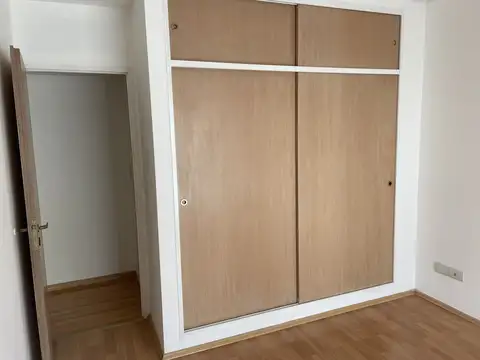 Amplio y luminoso 2 ambientes al contrafrente