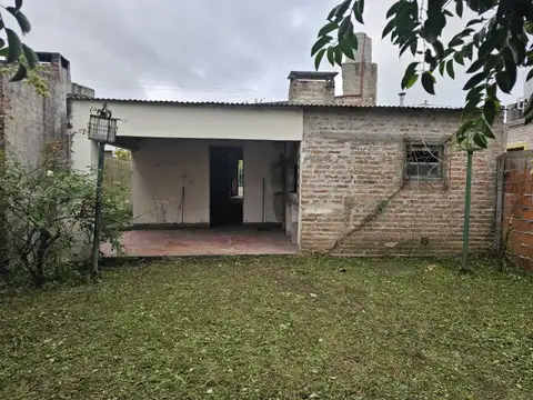 Casa 4 ambientes con 1 baño