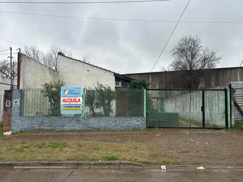 ALQUILER CASA 3 AMB- PILAR-PATIO-COCHERA