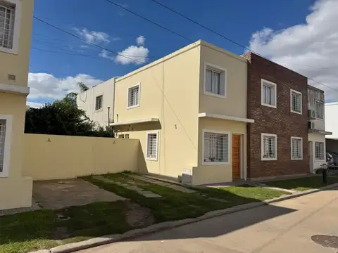 Venta Duplex 3 dormi Housing zona Sur Apto Credito
