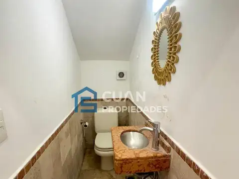 Casa 4 ambientes con 3 baños