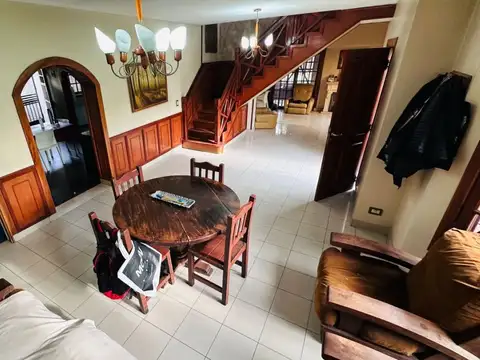 Casa 4 ambientes con 4 baños