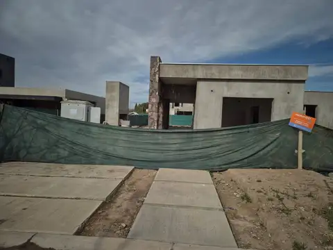 CASA EN CONSTRUCCION EN ACACIAS DE TERRADA.PRIVADO