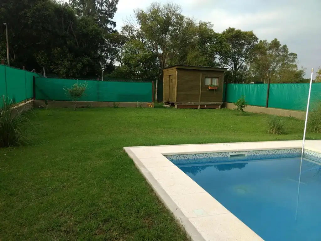 Casa - 270  m² Cubierta | 4 dormitorios | 3 años | 3 baños | 5 ambientes | 6 cocheras