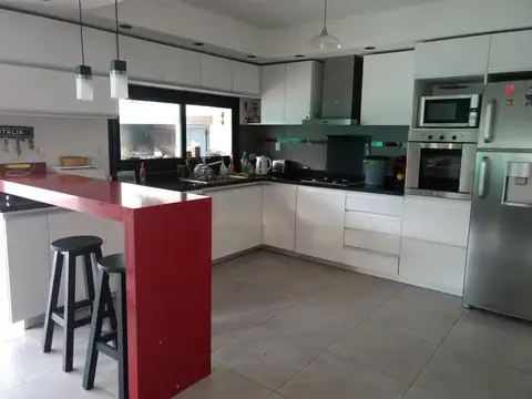 Casa en Venta - 4 dormitorios -