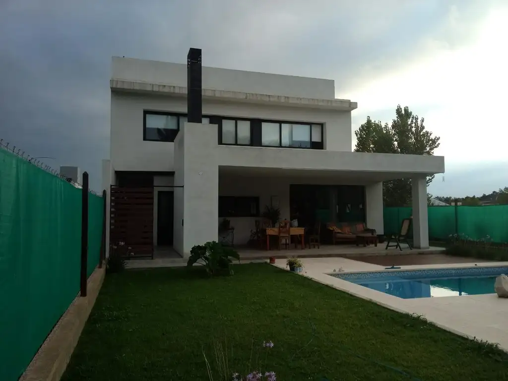 Casa en Venta - Cañuelas Country Golf