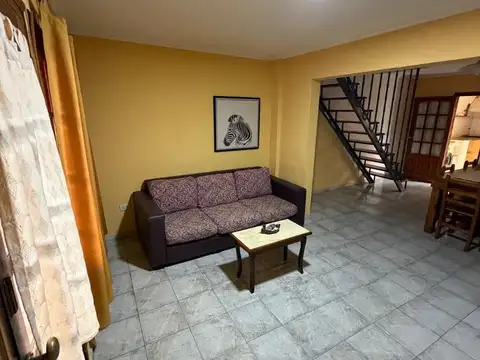 CASA CON COCHERA