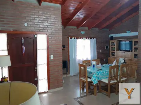 Casa 2 ambientes con 1 baño