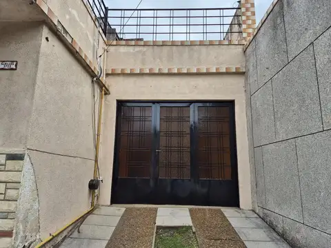 Casa En Venta Villa Ballester 3 ambientes todo en planta baja a 4 cuadras estacion de tren apto cred