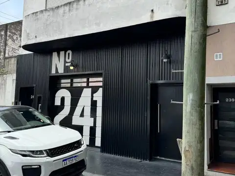 VENTA A METROS DE LAPRIDA Local DEPOSITO 100m2 