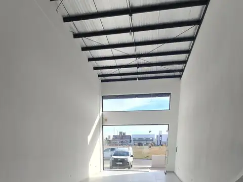 SE ALQUILA LOCAL EN DOCTA DE 100M2 A ESTRENAR