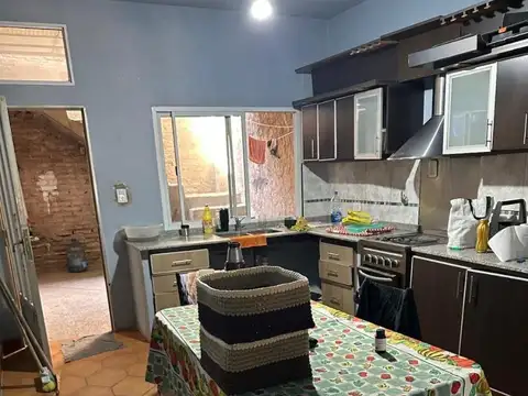 VIVIENDA UNIFAMINIAR MAS DEPARTAMENTO A TERMINAR