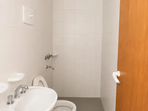 Departamento 8 ambientes con 3 baños