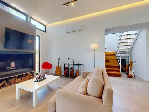 Casa en Venta en José Hernández, USD 295.000