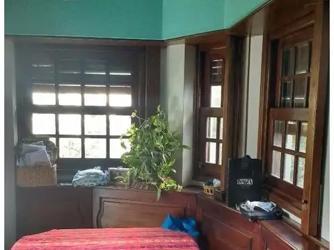 CASA AMERICANA EN EXCELENTE UBICACION