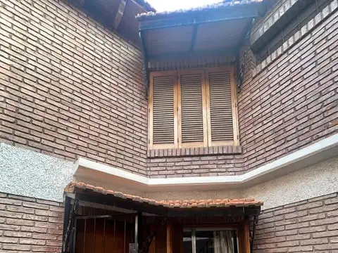 Hauser vende dúplex de 1 habitación – Sin expensas – Calle Formosa de Ciudad.
