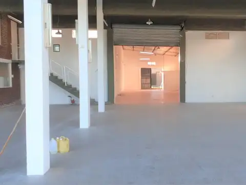 Local Comercial En El Ingreso A Mar De Ajó.