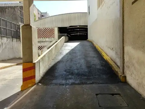 VENTA COCHERA EN ABASTO