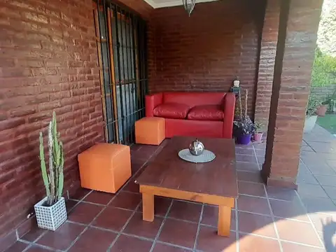 Casa en Venta con 4 cocheras