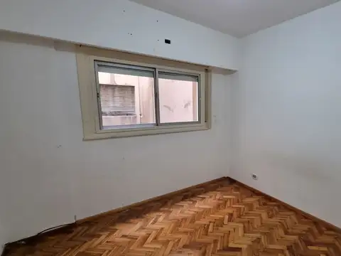 Oficina en alquiler en Villa del Parque en pleno centro comercial